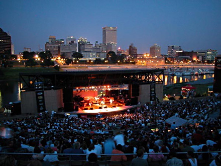 mud island amphitheater